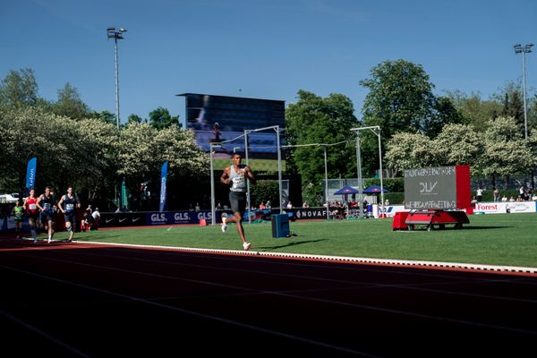 Malik Diakite (Hannover 96) ueber 1500m am 08.05.2022 beim Stadtwerke Ratingen Mehrkampf-Meeting 2022 in Ratingen